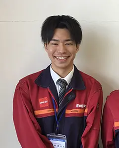先輩社員の顔写真